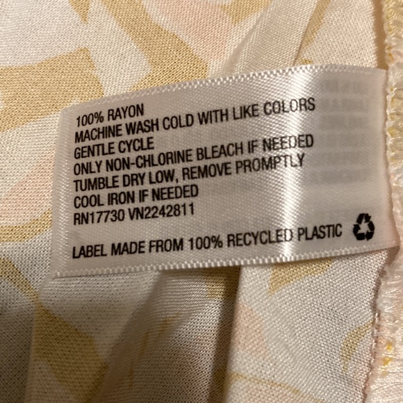 NWT Ava & Viv Midi Dress V-Neck Sleeveless Floral Yellow Woman 2X Shark Bite Hem - Picture 8 of 10